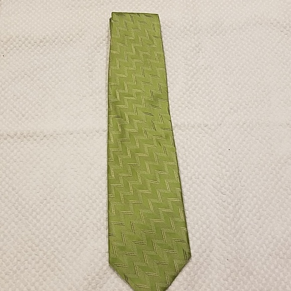 Giorgio Armani Mens Green Silk Tie - Picture 2 of 4